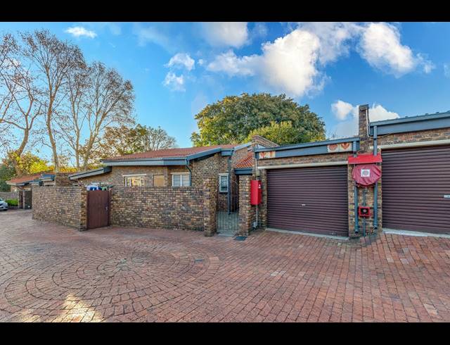 3 BEDROOM CLUSTER FOR SALE IN FERNDALE